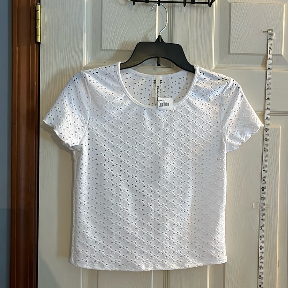 NWT-reckless hearts-L-white-embroidered short sleeve,round neck, eyelet,T-shirt